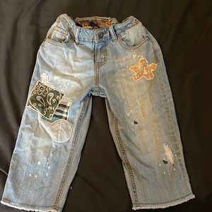 Muddy girls distressed capris size 12